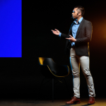 Bruno Garcia Redondo ensina como superar o medo de falar em público e fortalecer a autoconfiança em apresentações.