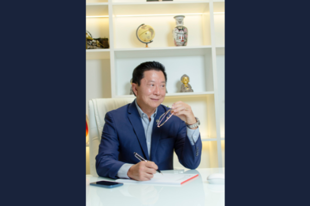 Milton Seigi Hayashi analisa as técnicas atuais de mastopexia e sua importância para sustentação duradoura.