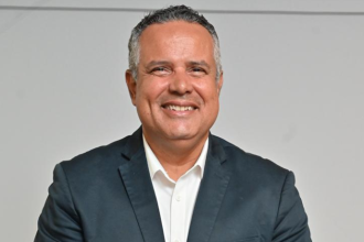 As obras em empreendimentos comerciais em operação exigem critérios de engenharia rigorosos para garantir segurança e continuidade, como destaca Elmar Juan Passos Varjão Bomfim.